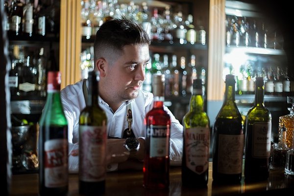 Devenez barman professionnel : la formation idéale pour vous